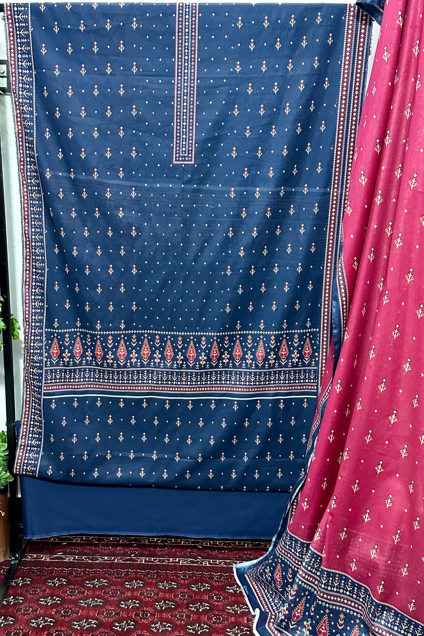 The 4038 - Bin Saeed Lawn 3 Piece Unstitched Digital Printed Fabric