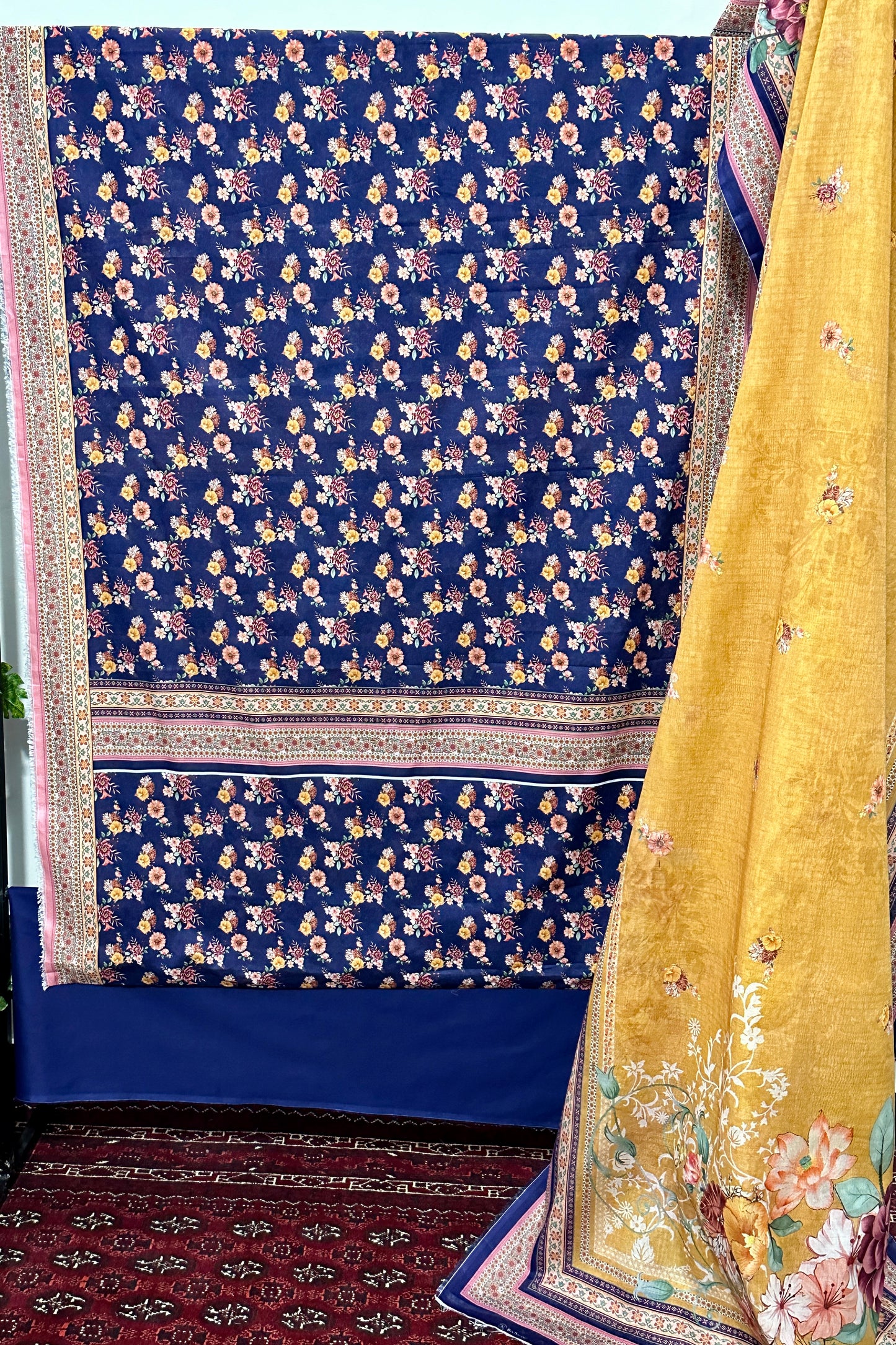 The 4048 - Bin Saeed Lawn 3 Piece Unstitched Digital Printed Fabric