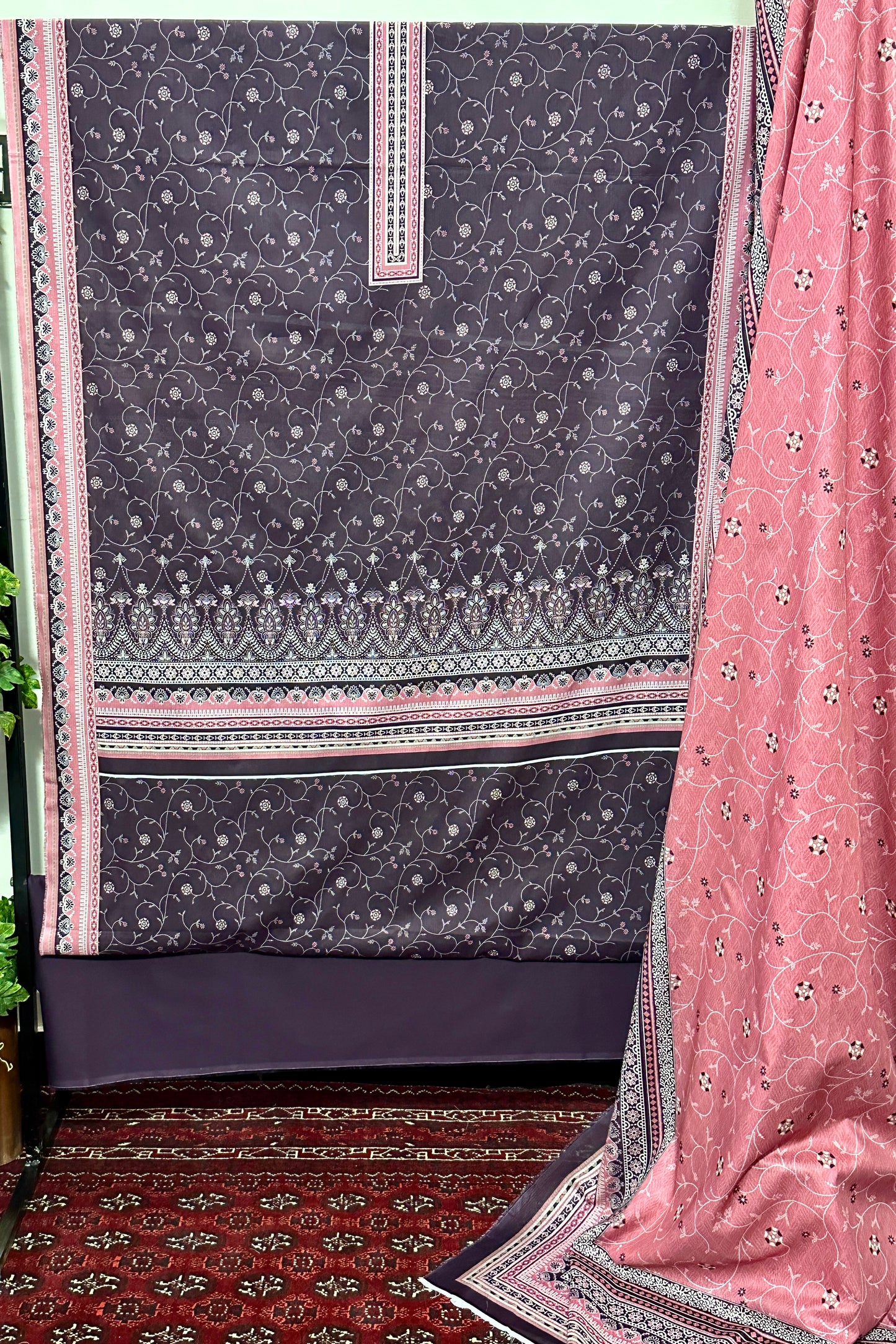 The 4026 - Bin Saeed Lawn 3 Piece Unstitched Digital Printed Fabric